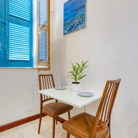 Maltese Charm Meets Designer Living In Prime سليمة