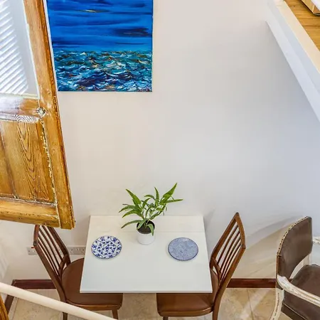 Maltese Charm Meets Designer Living In Prime سليمة