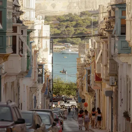 Appartement Maltese Charm Meets Designer Living In Prime Sliema