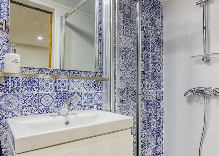 Twentyseven Little In The Heart Of * Sliema